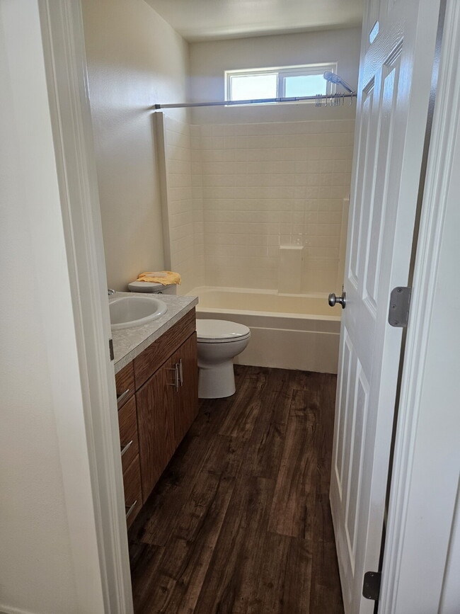 Building Photo - Charming Townhome in La Verkin
