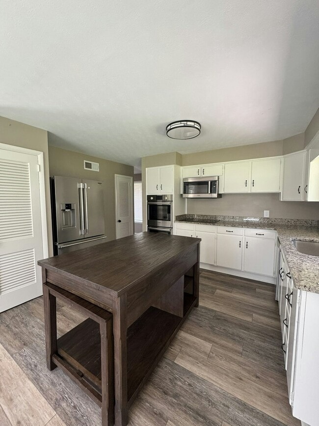 Building Photo - 5979 St Leonards Dr