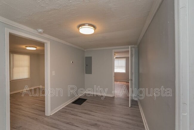 Building Photo - 3527 Bullock Ave