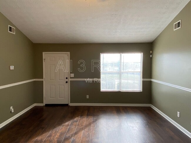 Building Photo - 6153 Lauren Ln