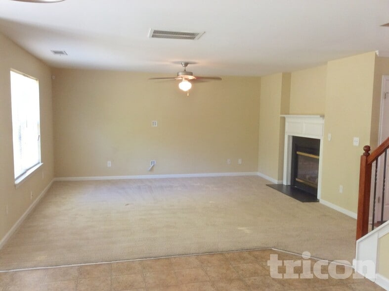 Building Photo - 6601 Pamplona Pl