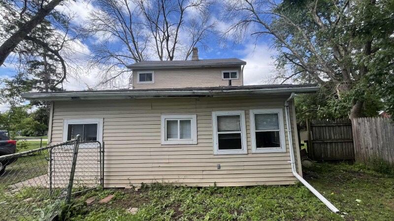 Building Photo - 614 Maple St