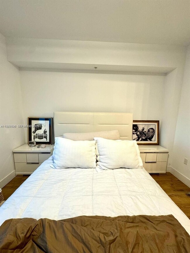 Building Photo - 253 NE 2nd St