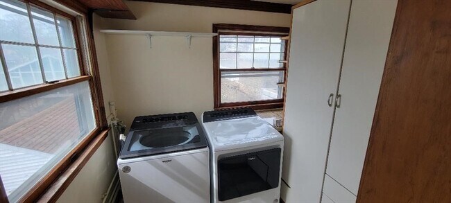 Building Photo - 4765 Washington St