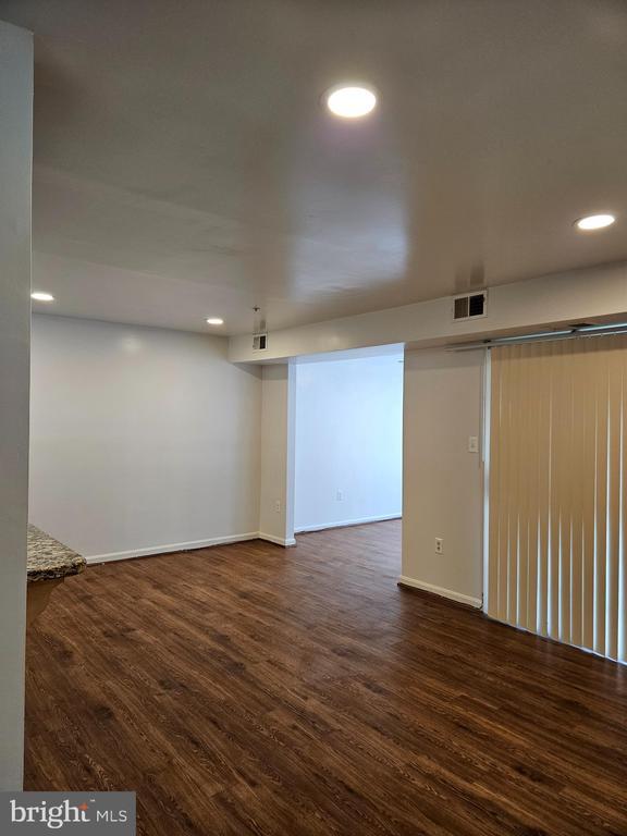 Building Photo - 2040 Alice Ave