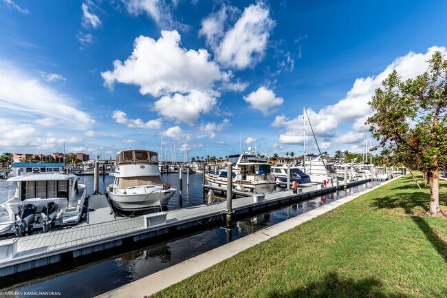 Building Photo - Turnkey Furnished Seasonal Rental – 2 Bedroom, 2 Bath in Burnt Store Marina