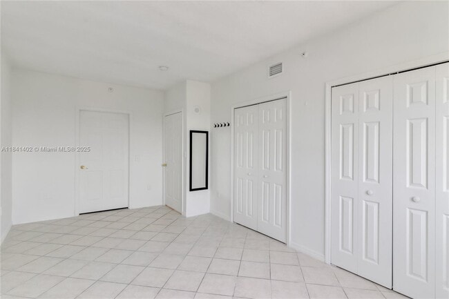 Building Photo - 3500 Coral Wy
