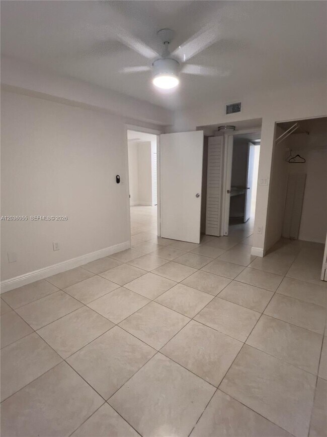 Building Photo - 2880 N Oakland Forest Dr