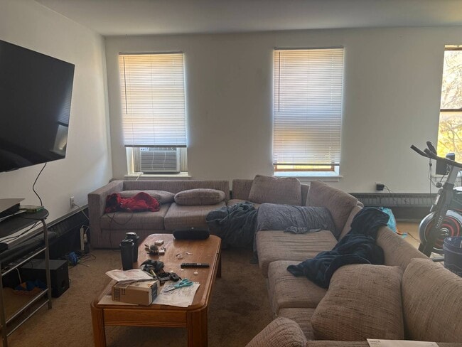 Building Photo - 347 S Pearl St