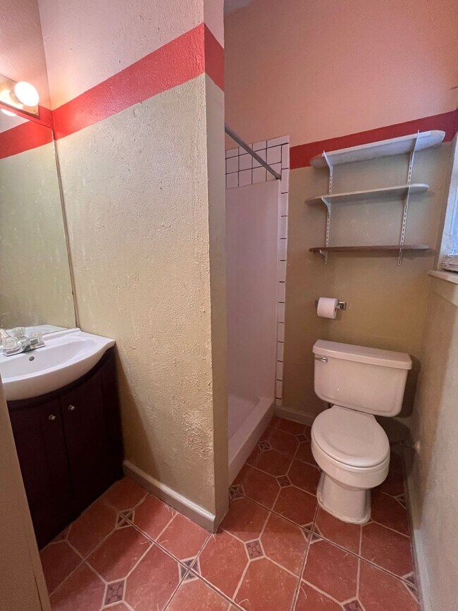 Building Photo - Charming North Campus Bungalow