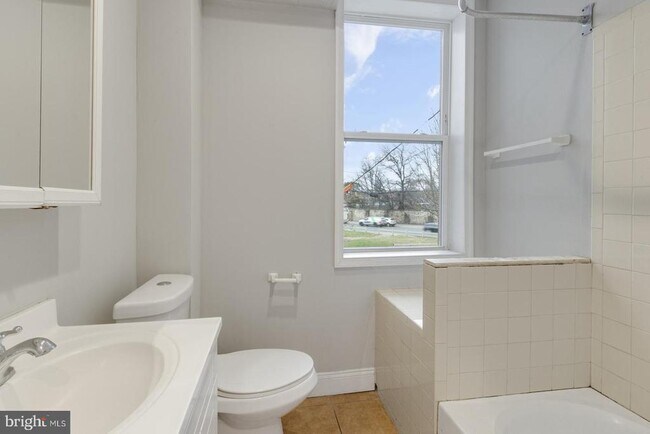 Building Photo - 1302 N 19th St