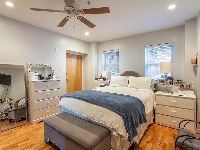 Building Photo - 218 Market St