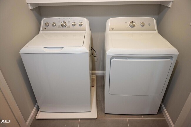 Building Photo - 6001 Brown Swiss Way