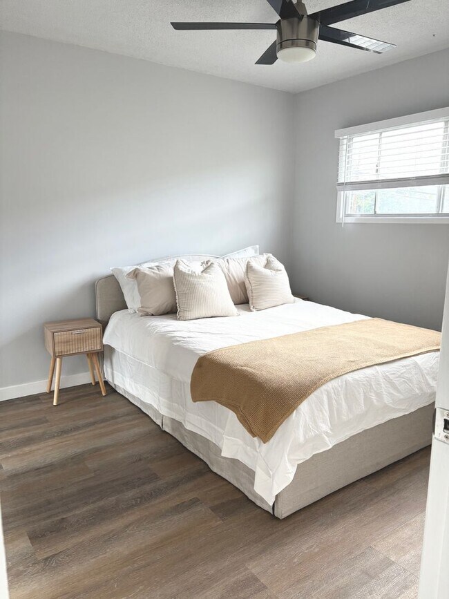 Building Photo - 2727-2741 Abbot Kinney Blvd