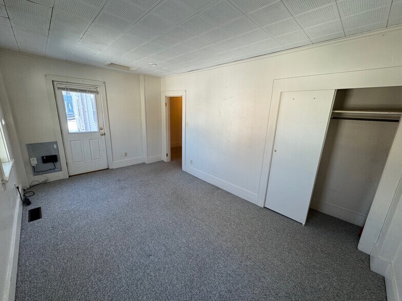 Building Photo - 38 Summer St