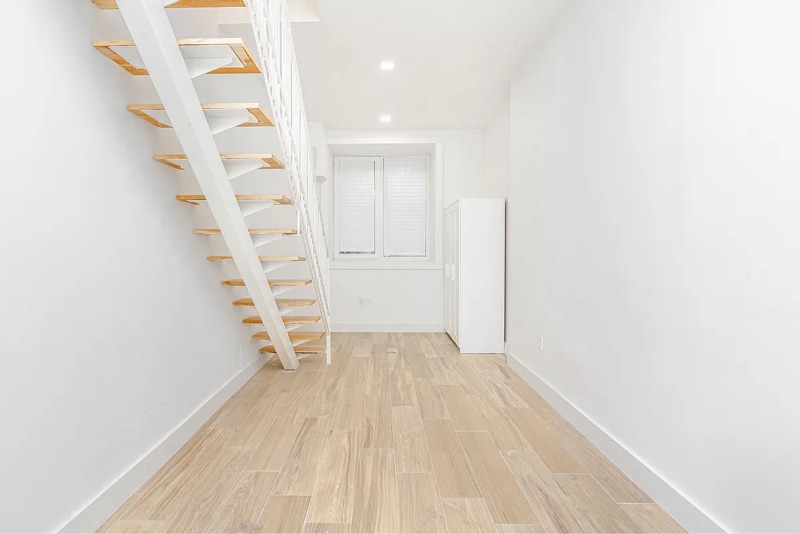 Building Photo - 223 E 96th St