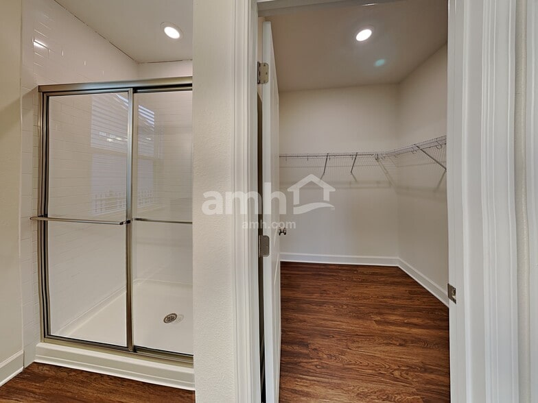 Building Photo - 430 Sandstone Dr