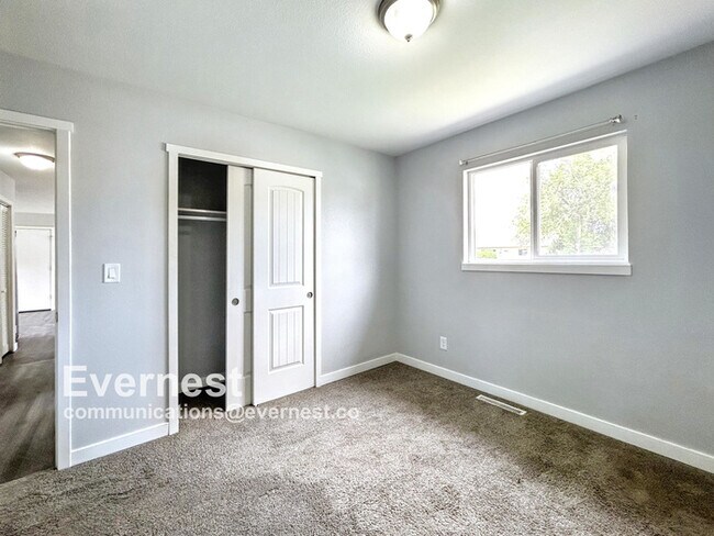 Building Photo - Cozy 3-Bedroom, 1-Bathroom Home in a Conve...