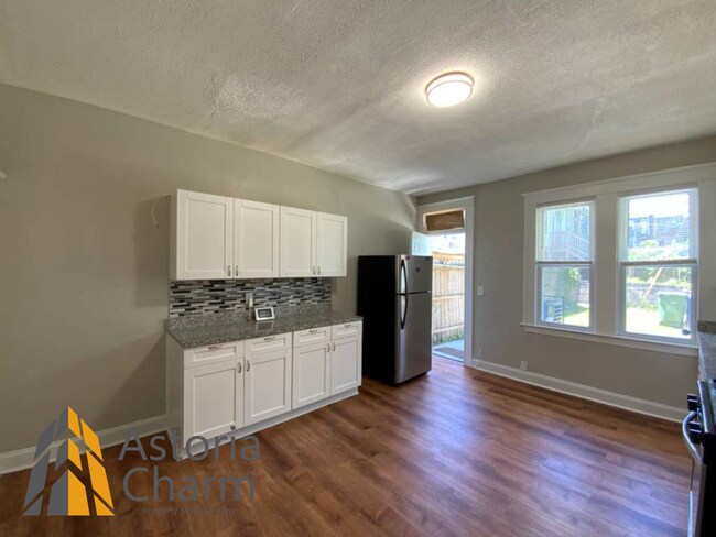 Building Photo - 3 Bedroom 1.5 Bath Baltimore Home with Finished Basement and Fenced Yard