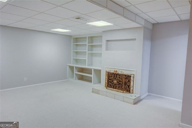 Building Photo - 639 Lakeshore Dr NW