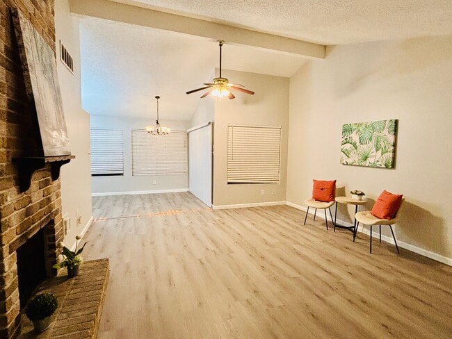 Building Photo - 2403 Chimneystone Cir