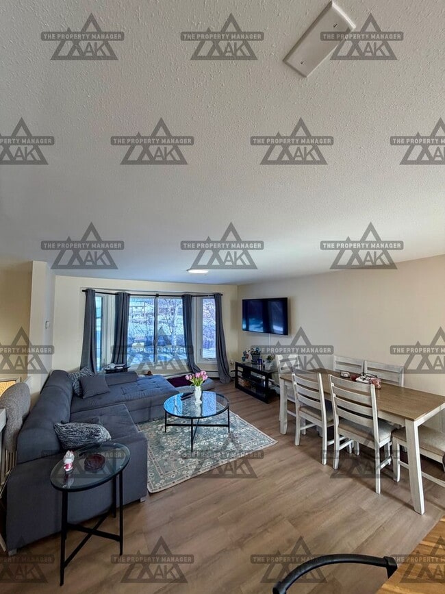 Building Photo - 4 Bedroom Home in Fairbanks / Washer& Dryer / Cat Friendly