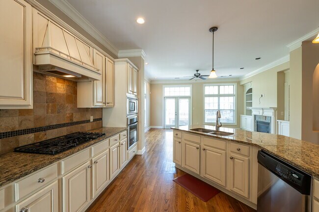 Building Photo - 913 Telfair Close