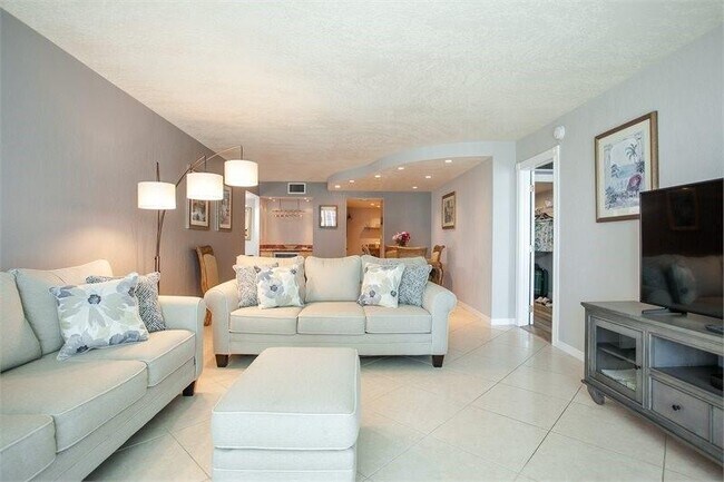 Building Photo - 1360 S Ocean Blvd