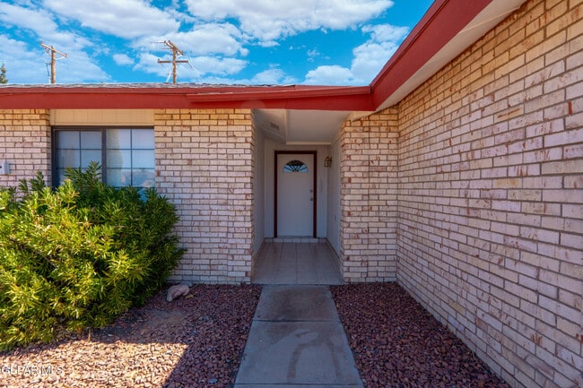 Building Photo - 7324 Canyon Run Dr