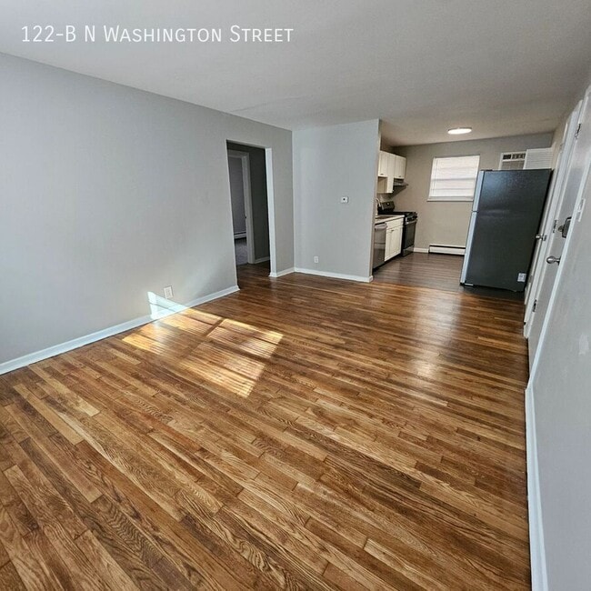 Building Photo - 122-B N Washington St