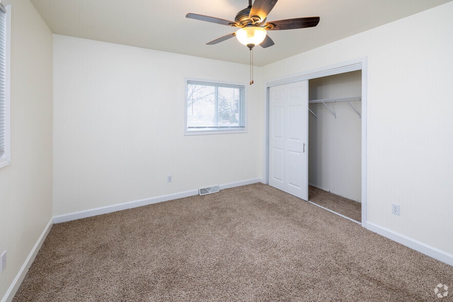 Village Green East Apartments 3121 Village Ct Janesville WI 53546