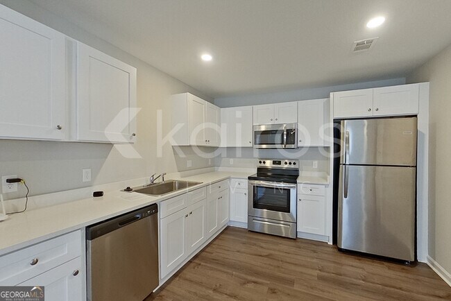 Building Photo - 52 Cottage Grove Dr