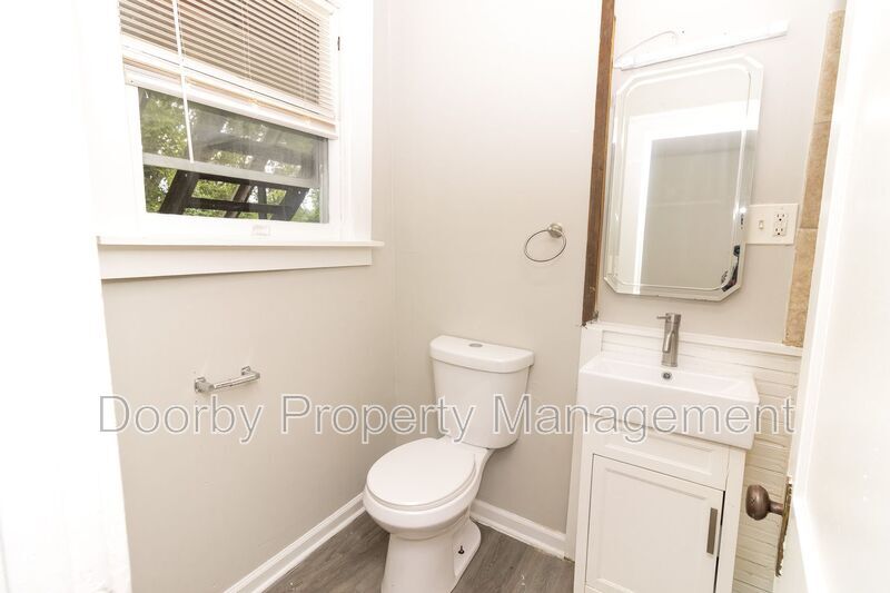 Building Photo - 12 Bellflower Cir