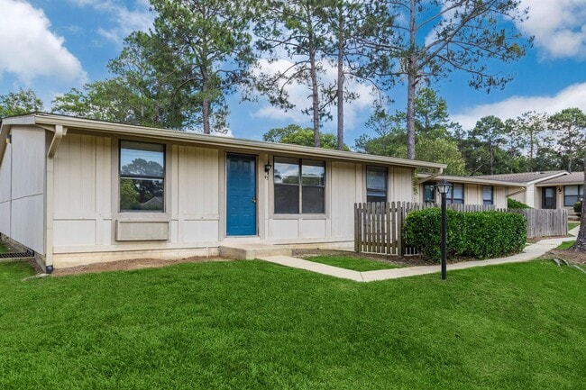 Building Photo - GreenTree Apartments