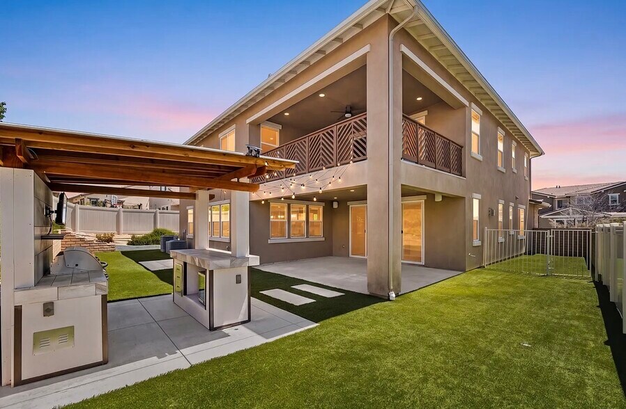 Building Photo - 32448 Toyon Rd