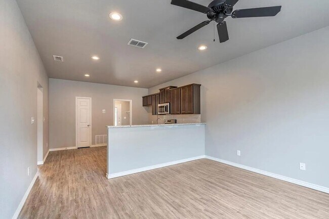 Building Photo - 519-521 North St