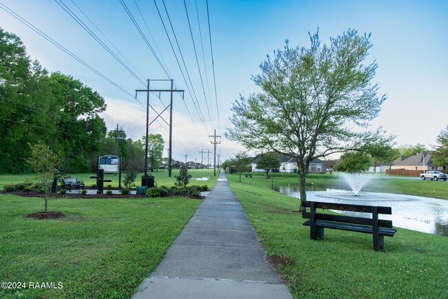Building Photo - 600 Channel Dr