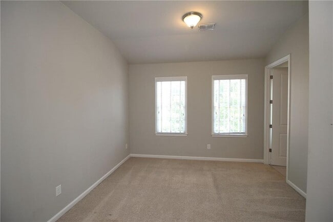 Building Photo - 335 Rose Garden Ln