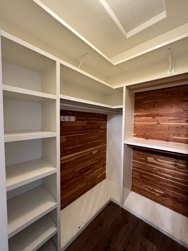 Building Photo - Beautiful Home Coming Soon! 4 Bedroom + office space!