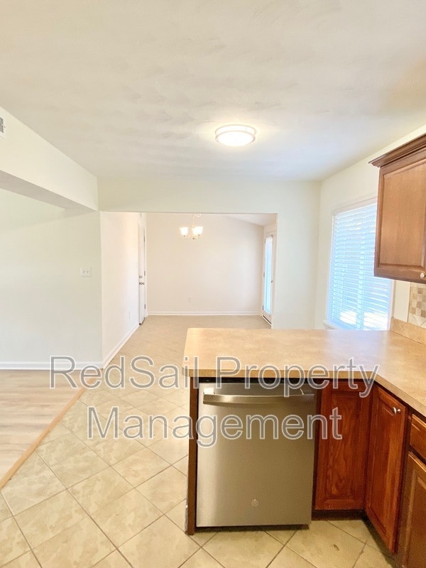 Building Photo - 6209 Ball Ave