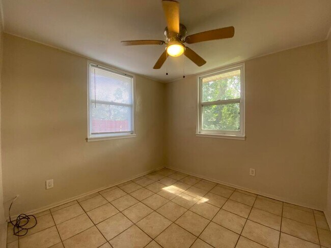 Building Photo - 3/2 in Holly Hill