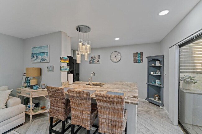 Building Photo - 1605 S US Hwy 1