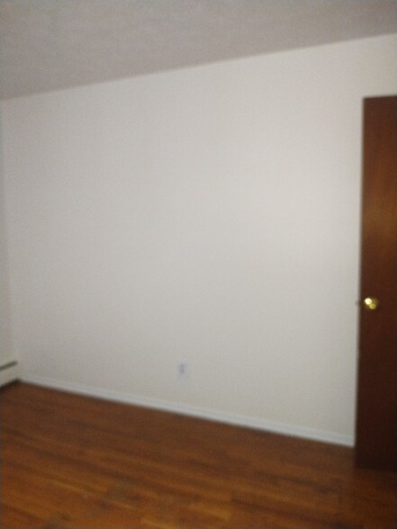 Building Photo - 2044 Mills Ave