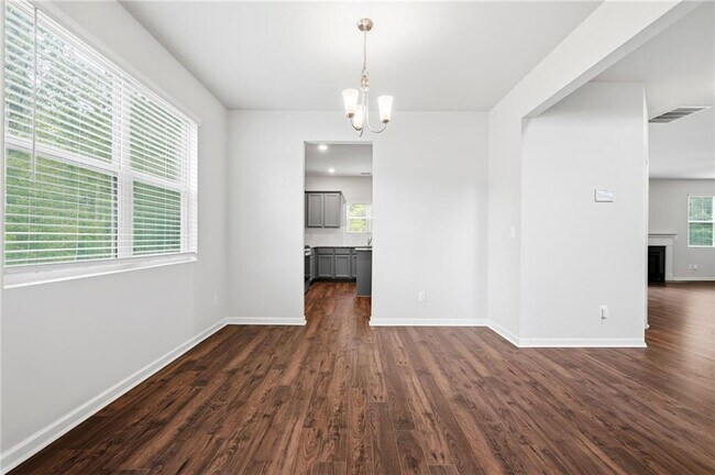 Building Photo - 3132 Hawthorn Farm Blvd