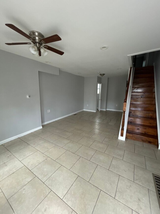 Building Photo - 24 E Abbottsford Ave