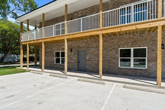 Building Photo - 910 Barrow St