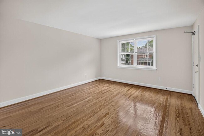 Building Photo - 7814 Tilbury St
