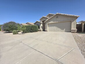 Building Photo - San Tan Heights