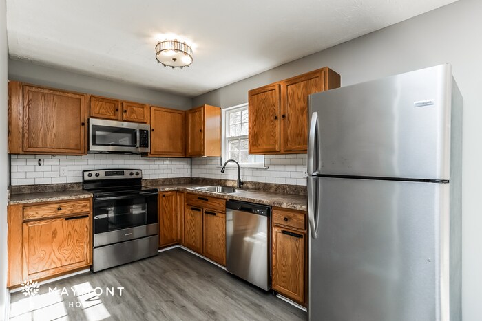 Building Photo - 120 Apache Dr