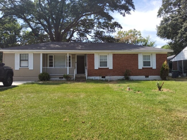 Primary Photo - 3795 Windcrest Rd